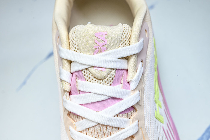 1176573-TWW ONE ONE CLIFTON 11 KNITTED MESH RUNNING SHOES BEIGE/PINK/GREEN