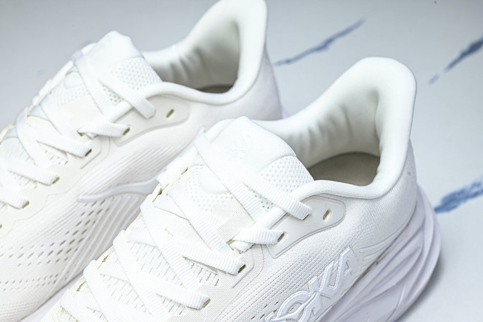 1176572 WWH ONE CLIFTON 11 LIGHTWEIGHT AND BREATHABLE MESH RUNNING SHOES WHITE/PURE WHITE