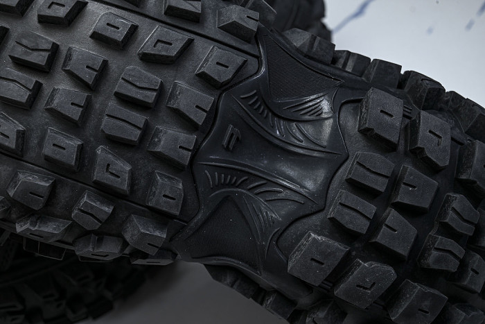 W2RA6-1000 DEFENDER RUBBER PLATFORM SNEAKERS BLACK/BLACK/BLACK