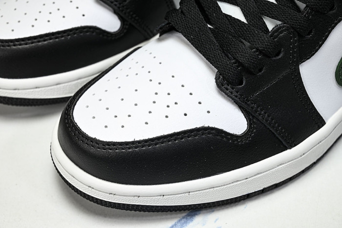 553558-047 AIR JORDAN 1 LOW RETRO-STYLE BASKETBALL SHOES WHITE/BLACK