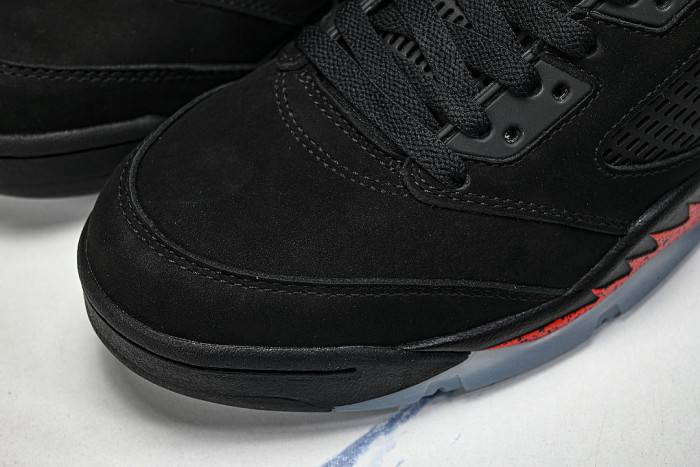 HQ7978-001 JORDAN 5 RETRO BLACK/PICANTE RED/GREEN