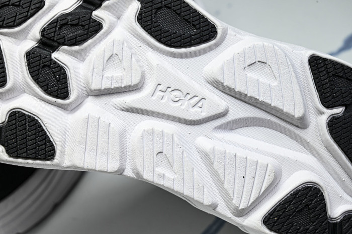1176572-BWHT ONE ONE CLIFTON 11 KNITTED MESH RUNNING SHOES BLACK/WHITE/BLACK