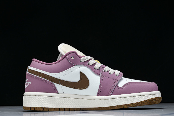 DC0774-609 JORDAN 1 LOW DESERT BERRY/LIGHT BRITISH TAN/CHALK/SAIL