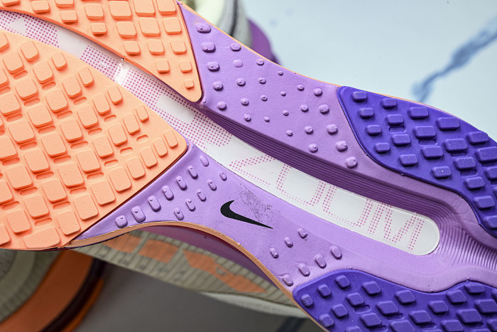 HQ2593-113 AIR ZOOM PEGASUS PREMIUM CHALK/ORANGE PULSE/LIGHT MAGENTA/TATTOO