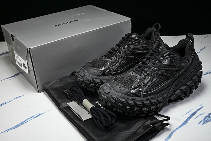 W2RA6-1000 DEFENDER RUBBER PLATFORM SNEAKERS BLACK/BLACK/BLACK