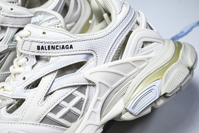 W2GN1-9000 BALENCIAGA TRACK.2 4.0 FOURTH GENERATION TRENDY RUNNING SHOES WHITE/OFF WHITE
