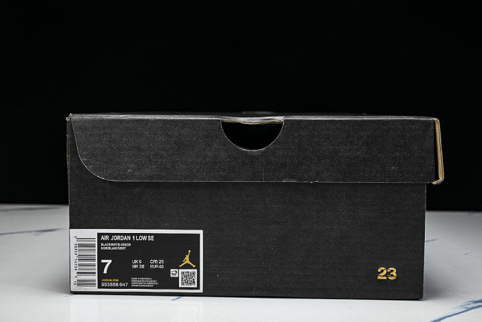 553558-047 AIR JORDAN 1 LOW RETRO-STYLE BASKETBALL SHOES WHITE/BLACK