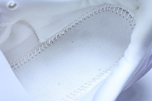 1176572 WWH ONE CLIFTON 11 LIGHTWEIGHT AND BREATHABLE MESH RUNNING SHOES WHITE/PURE WHITE