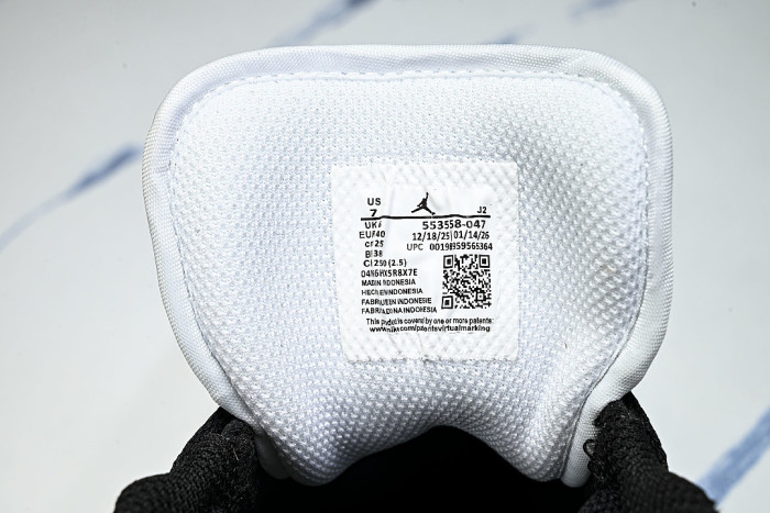 553558-047 AIR JORDAN 1 LOW RETRO-STYLE BASKETBALL SHOES WHITE/BLACK