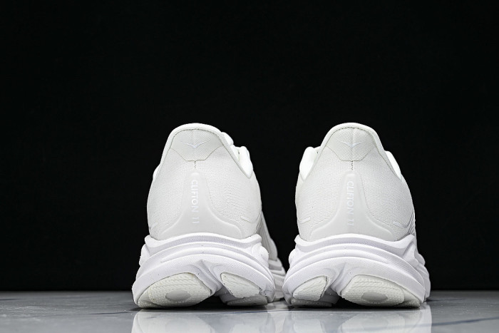 1176572 WWH ONE CLIFTON 11 LIGHTWEIGHT AND BREATHABLE MESH RUNNING SHOES WHITE/PURE WHITE