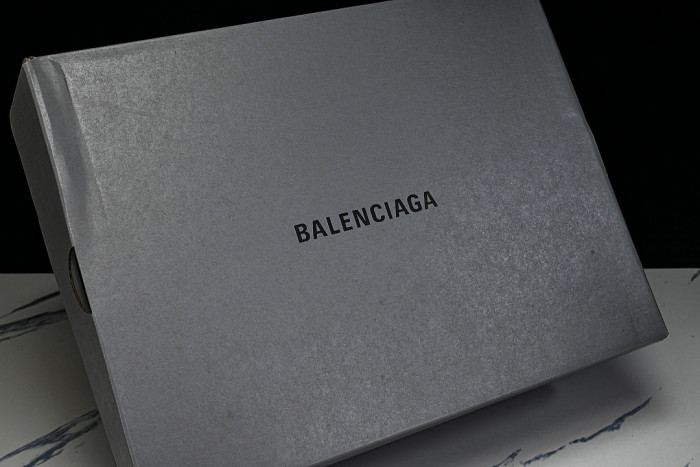W2GN1-9000 BALENCIAGA TRACK.2 4.0 FOURTH GENERATION TRENDY RUNNING SHOES WHITE/OFF WHITE