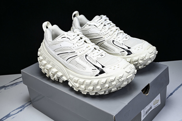 W2RAA9110 DEFENDER RUBBER PLATFORM SNEAKERS WHITE/BLACK/WHITE