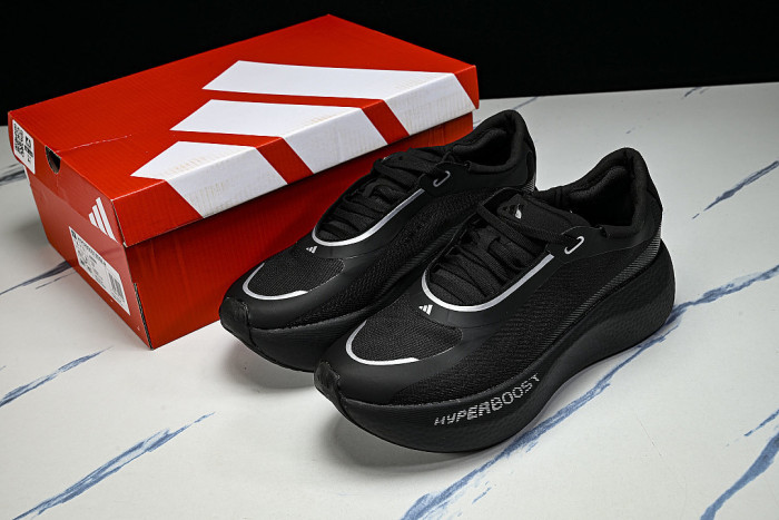 KI0289 HYPER BOOST EDGE BLACK/SILVER/BLACK