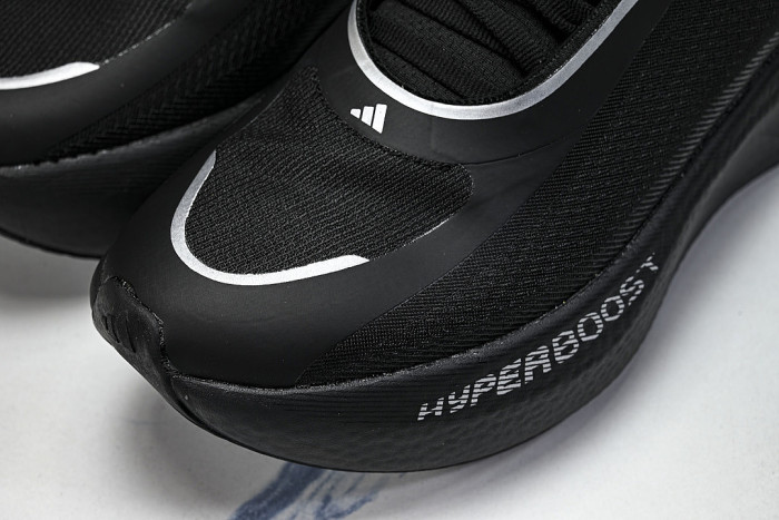 KI0289 HYPER BOOST EDGE BLACK/SILVER/BLACK