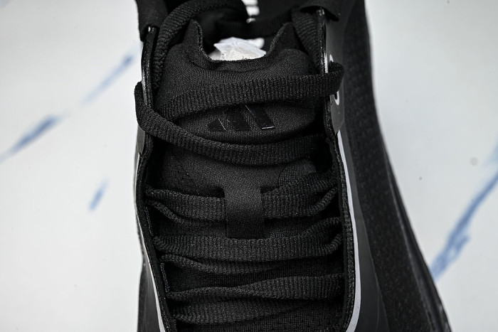KI0289 HYPER BOOST EDGE BLACK/SILVER/BLACK