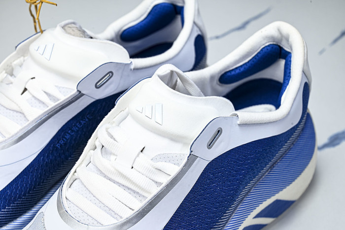 KI1911 HYPER BOOST EDGE CLOUD WHITE/EQT BLUE/ZERO METALLIC