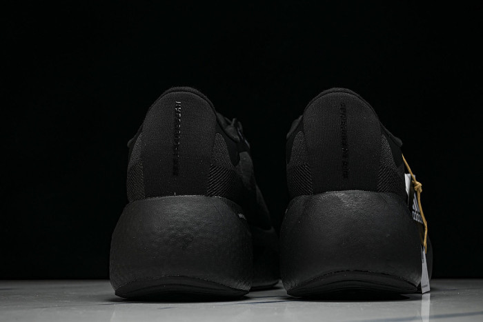 KI0289 HYPER BOOST EDGE BLACK/SILVER/BLACK