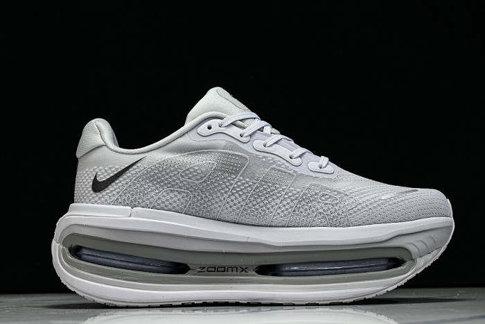 HQ2050-104 VOMERO PREMIUM OFF-WHITE/GREY FOG/WOLF GREY/DARK OBSIDIAN