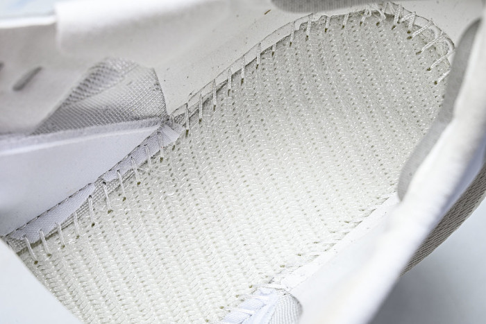 KK0288 HYPER BOOST EDGE CLOUD WHITE/LIGHT SOLID GREY/SILVER METALLIC