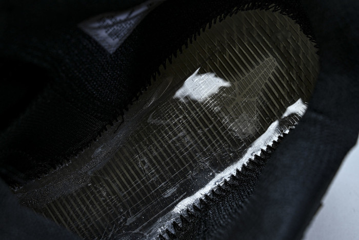 IM4260-001 KOBE 11 ELITE LOW PROTRO BLACK/METALLIC GOLD