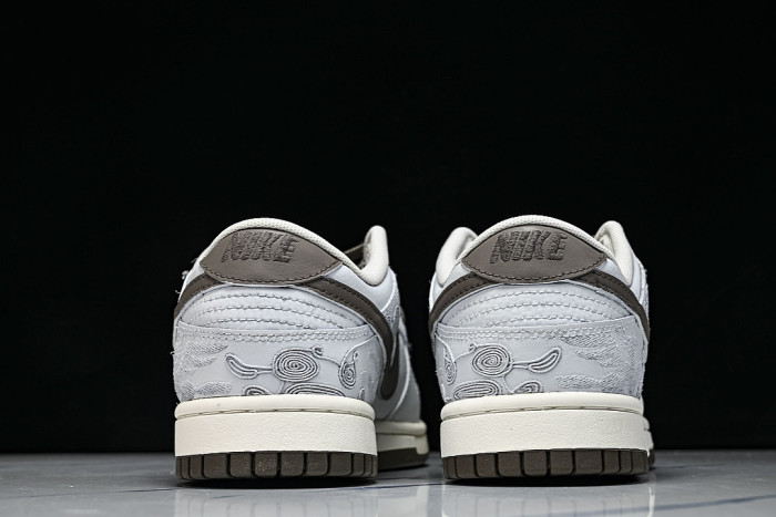 IQ1118-220 SB DUNK LOW CASUAL SNEAKERS GREY/BROWN