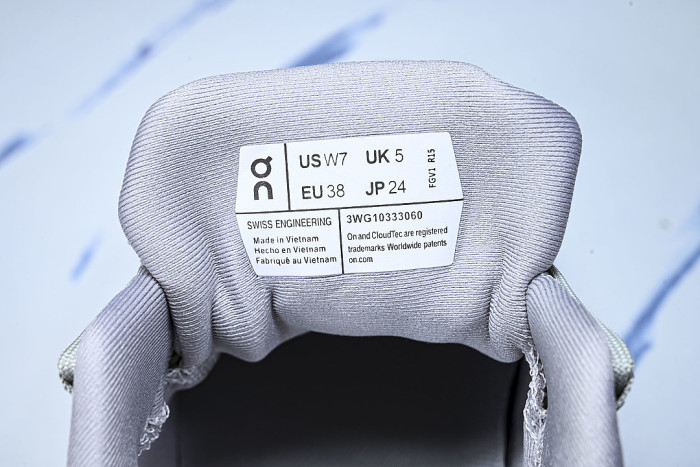 3WG10333060 ON RUNNING CLOUDHORIZON 2 GREY/WHITE