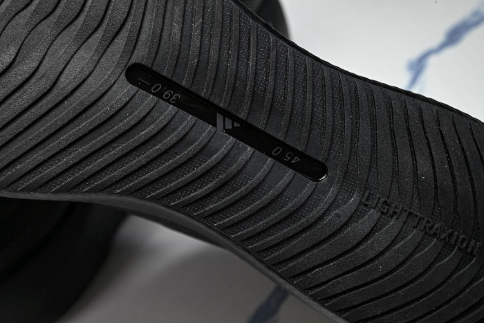 KI0289 HYPER BOOST EDGE BLACK/SILVER/BLACK