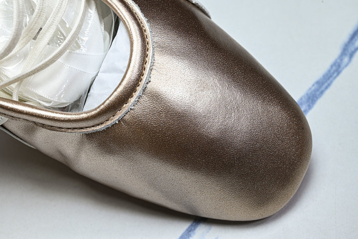 1182A754-700 GYMNARINA ROSE GOLD/CREAM