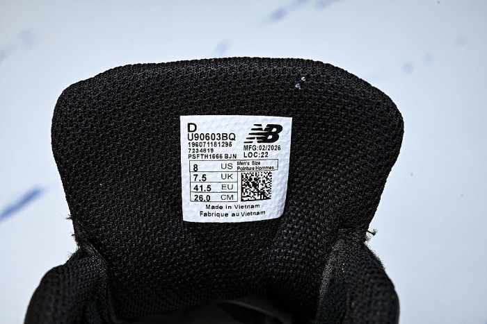 1176572-BBLC CLIFTON 11 KNITTED MESH RUNNING SHOES BLACK/BLACK/BLACK