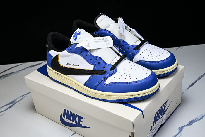 DM7886-140 TRAVIS SCOTT AIR JORDAN 1 LOW OG WHITE/BLUE/BLACK