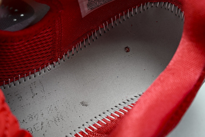 IV2712-001 KOBE 5 PROTRO METALLIC SILVER/UNIVERSITY RED