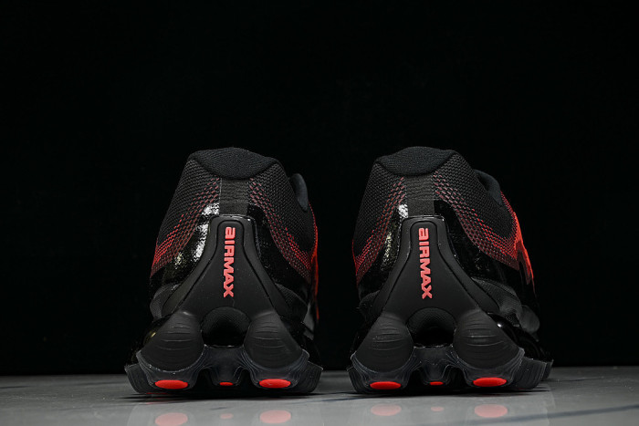 IQ7634-002 AIR LIQUID MAX BLACK/METALLIC GOLD/TEAM RED/FIRE RED/BRIGHT CRIMSON