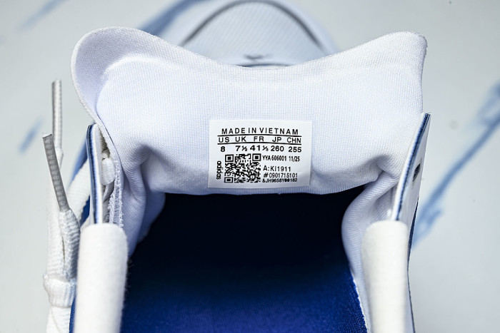 KI1911 HYPER BOOST EDGE CLOUD WHITE/EQT BLUE/ZERO METALLIC