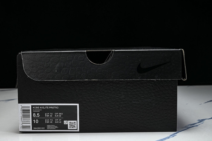 IM4260-001 KOBE 11 ELITE LOW PROTRO BLACK/METALLIC GOLD