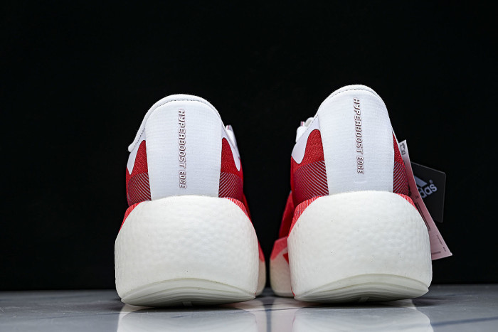 K11913 HYPER BOOST EDGE CLOUD WHITE/PURE RUBY/ZERO METALIC