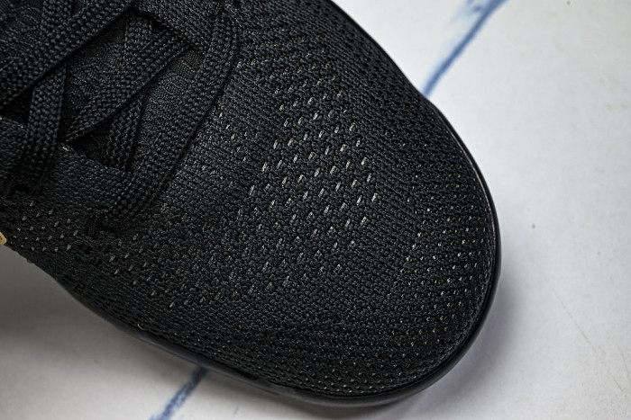 IM4260-001 KOBE 11 ELITE LOW PROTRO BLACK/METALLIC GOLD