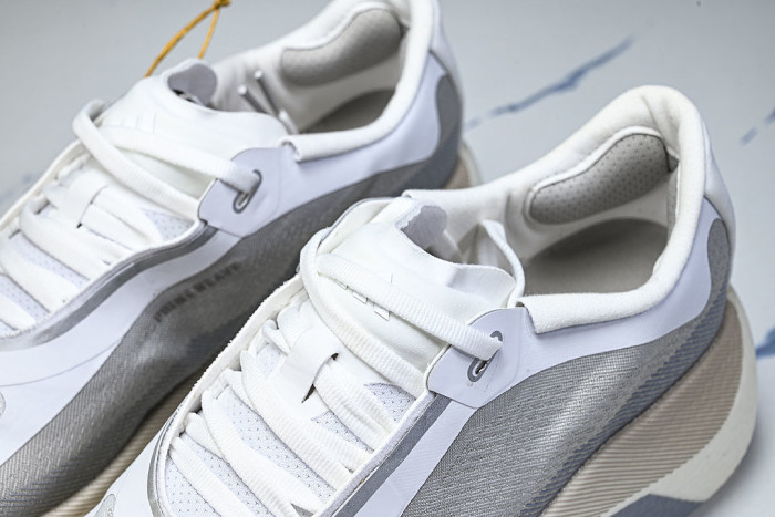KK0288 HYPER BOOST EDGE CLOUD WHITE/LIGHT SOLID GREY/SILVER METALLIC