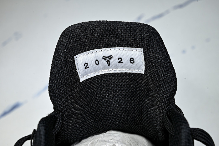IM4260-001 KOBE 11 ELITE LOW PROTRO BLACK/METALLIC GOLD