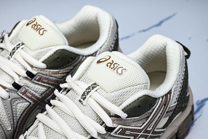 1011B109-029 GEL-KAHANA 8 LOW-TOP RUNNING SHOES WHITE/GREY/BROWN