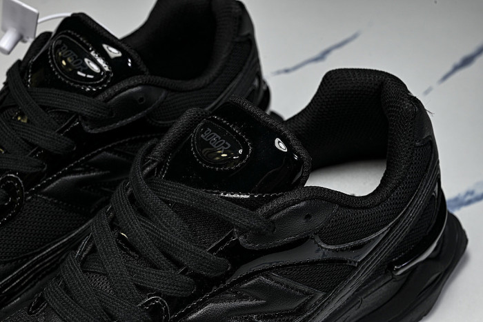 1176572-BBLC CLIFTON 11 KNITTED MESH RUNNING SHOES BLACK/BLACK/BLACK