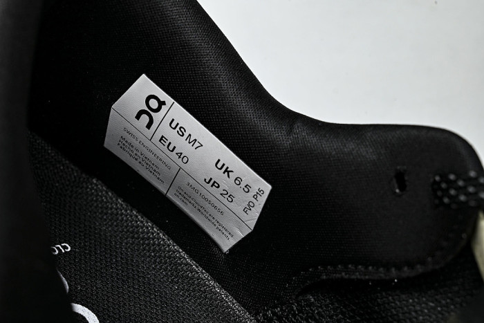 ON RUNNING CLOUDMONSTER 3 GREEN/BLACK