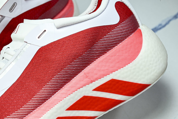 K11913 HYPER BOOST EDGE CLOUD WHITE/PURE RUBY/ZERO METALIC