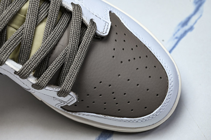 IQ1118-220 SB DUNK LOW CASUAL SNEAKERS GREY/BROWN