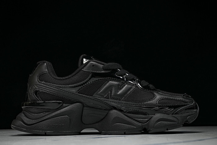 1176572-BBLC CLIFTON 11 KNITTED MESH RUNNING SHOES BLACK/BLACK/BLACK