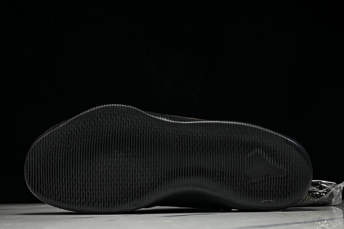 IM4260-001 KOBE 11 ELITE LOW PROTRO BLACK/METALLIC GOLD
