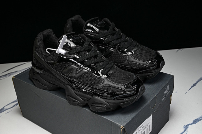 1176572-BBLC CLIFTON 11 KNITTED MESH RUNNING SHOES BLACK/BLACK/BLACK