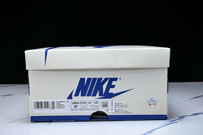 DM7886-140 TRAVIS SCOTT AIR JORDAN 1 LOW OG WHITE/BLUE/BLACK
