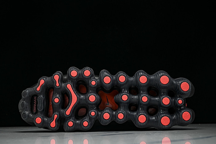 IQ7634-002 AIR LIQUID MAX BLACK/METALLIC GOLD/TEAM RED/FIRE RED/BRIGHT CRIMSON