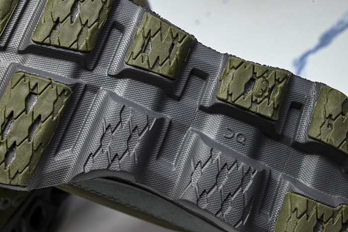 ON RUNNING CLOUDMONSTER 3 GREEN/BLACK