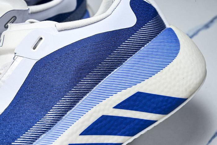 KI1911 HYPER BOOST EDGE CLOUD WHITE/EQT BLUE/ZERO METALLIC